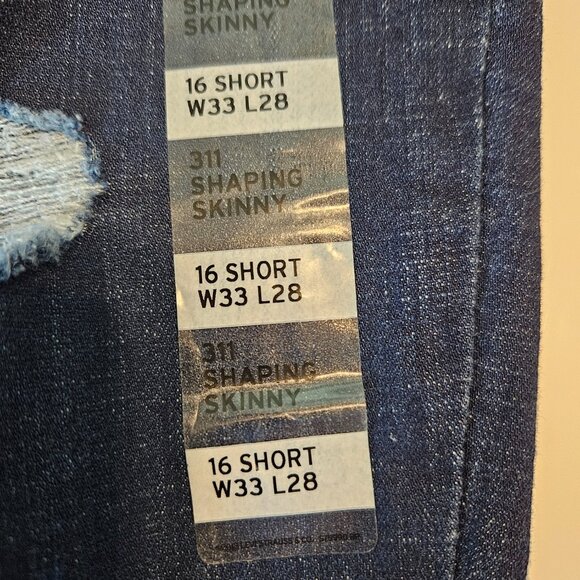 NWT Levi's Shaping Skinny Distressed Size W 33 and L 28 - Picture 4 of 7